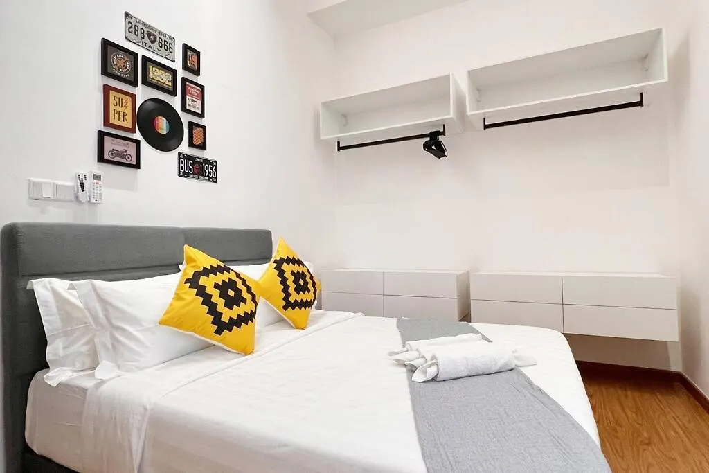 Georgetown Karpal Singh Skypool 3 Car Park Family & Baby-Friendly 10 Pax Luxury Suite