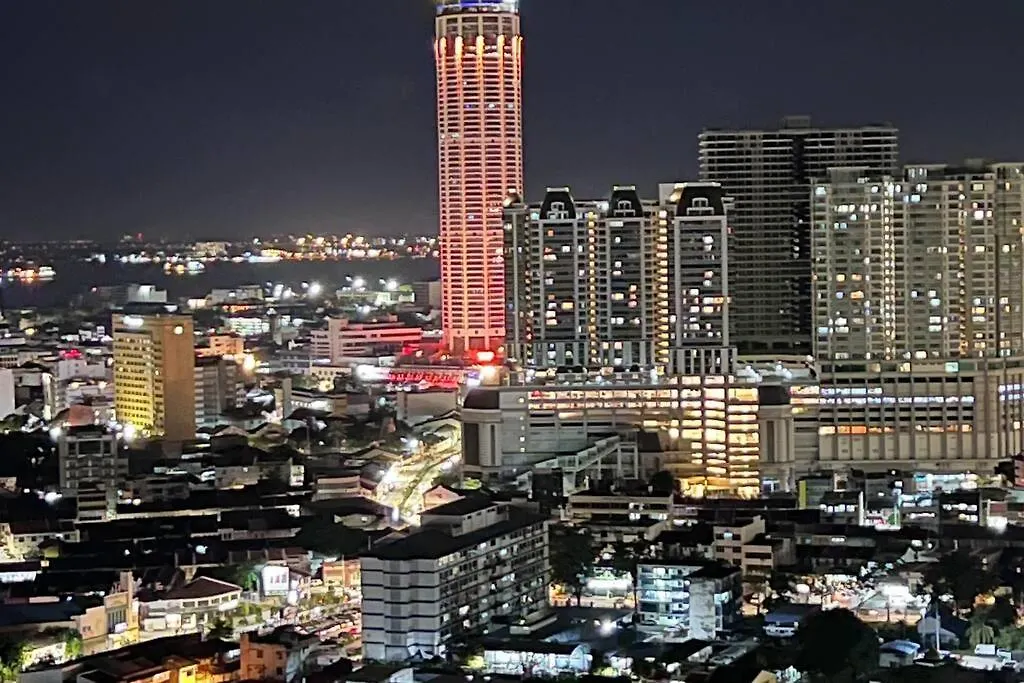 Georgetown Karpal Singh Skypool 3 Car Park Family & Baby-Friendly 10 Pax Luxury Suite 0*, George Town Malesia